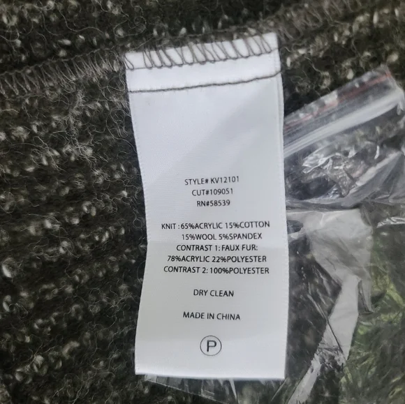 Kut From The Kloth Vest Wool Blend Faux Fur Sz Medium Warm Whimsy Fairycore Goth - Picture 15 of 15